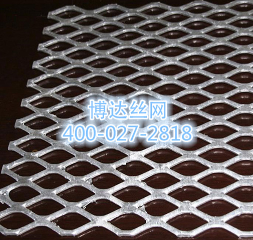 問：淺（qiǎn）談鋼板網的特點與作用