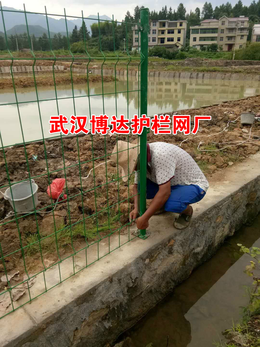 <b>武漢護欄廠家談不鏽鋼護欄和鋅鋼護欄的</b>