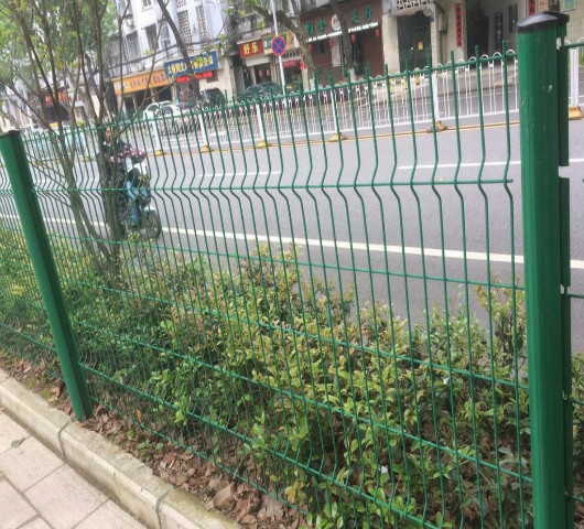 <b>黃岡綠化帶圍欄（lán）的選擇小技巧（qiǎo）</b>